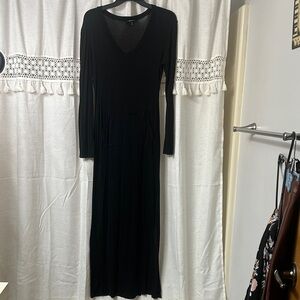Long Sleeve Black V-Neck Maxi Dress